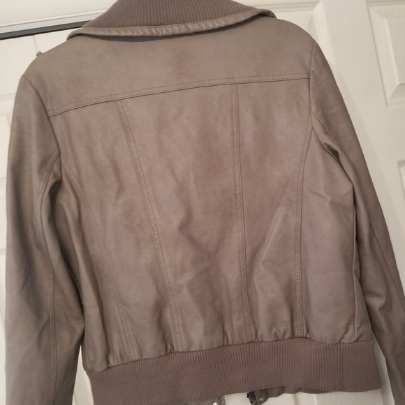 Jacket - Picture 2 of 6